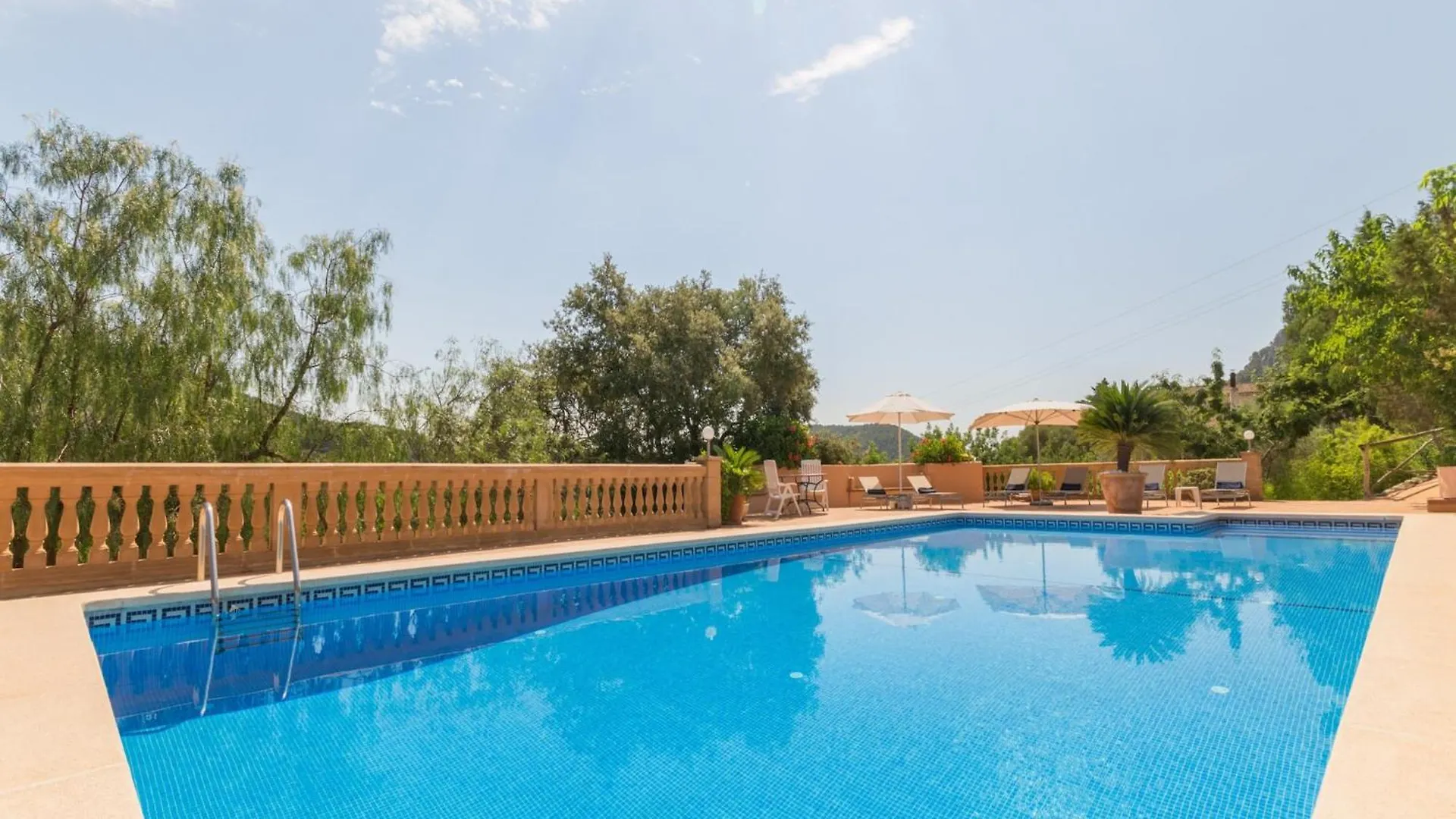 Charming Country House In Esporlas 埃斯波尔莱斯 0*,