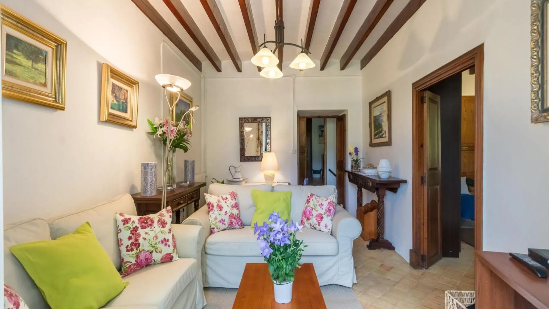Charming Country House In Esporlas 埃斯波尔莱斯 0*,