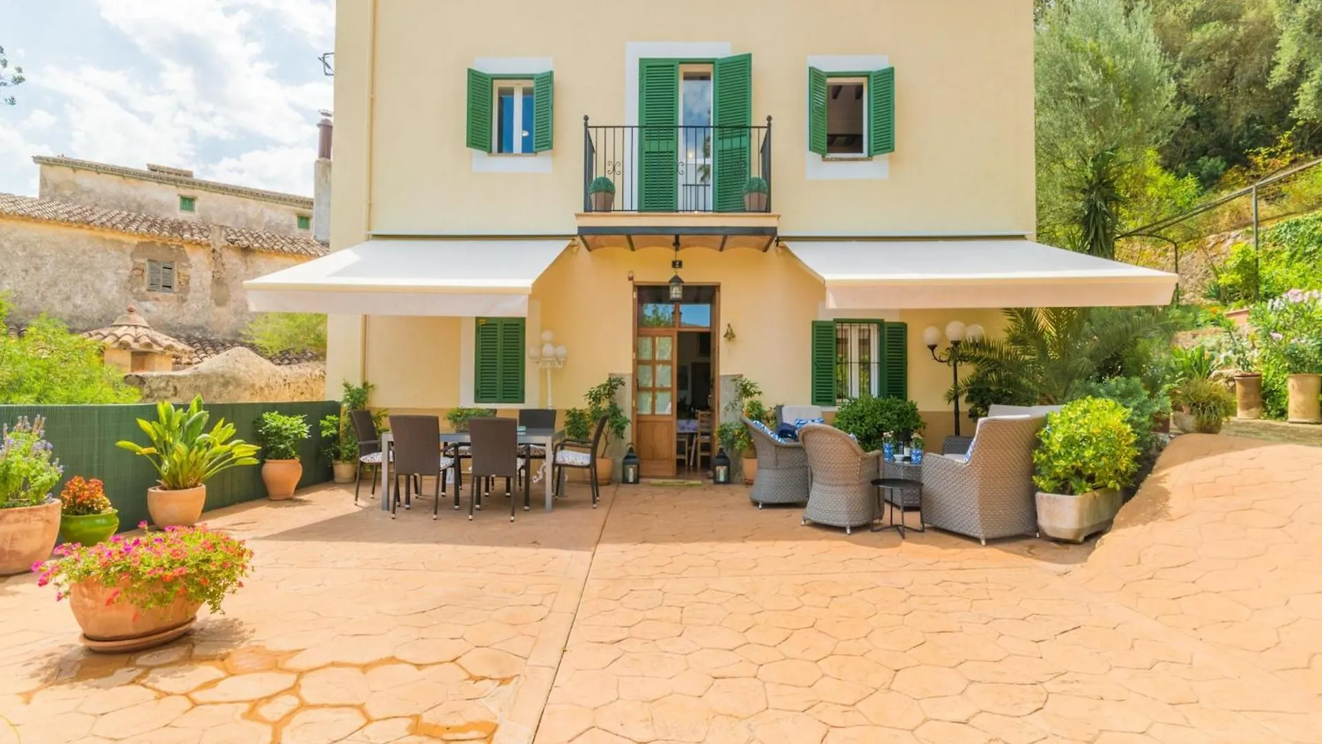 Charming Country House In Esporlas 埃斯波尔莱斯
